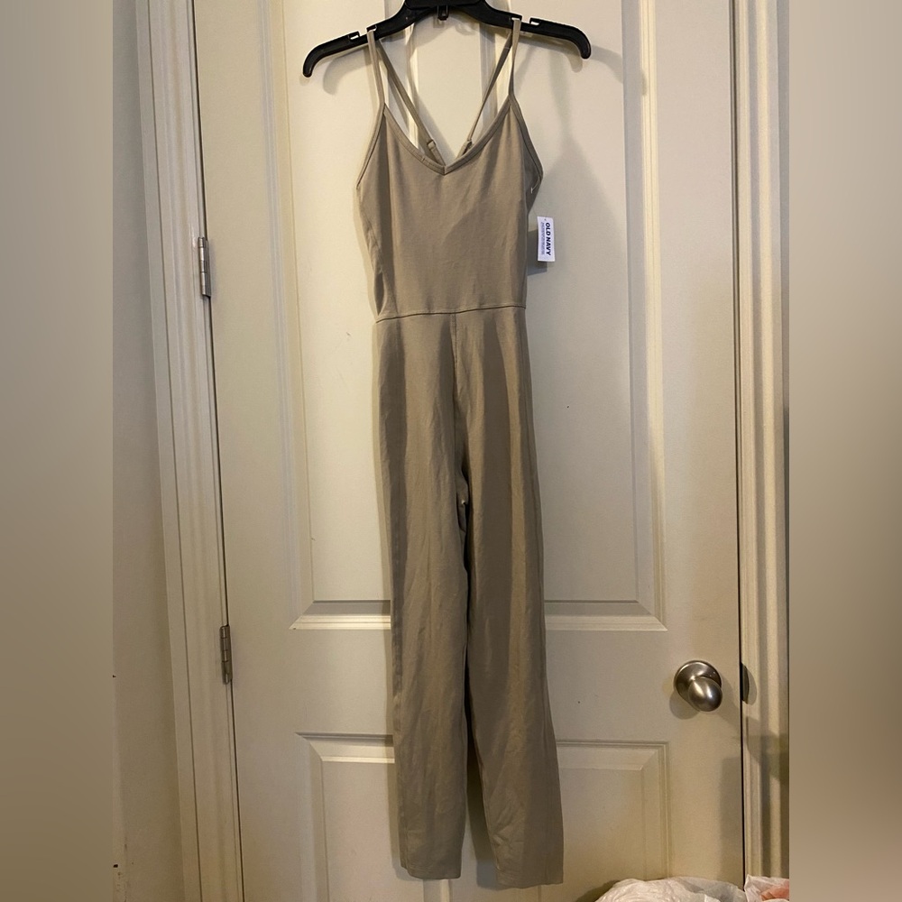 Old Navy Women’s Powerchill 7/8 Cami Bodysuit size small